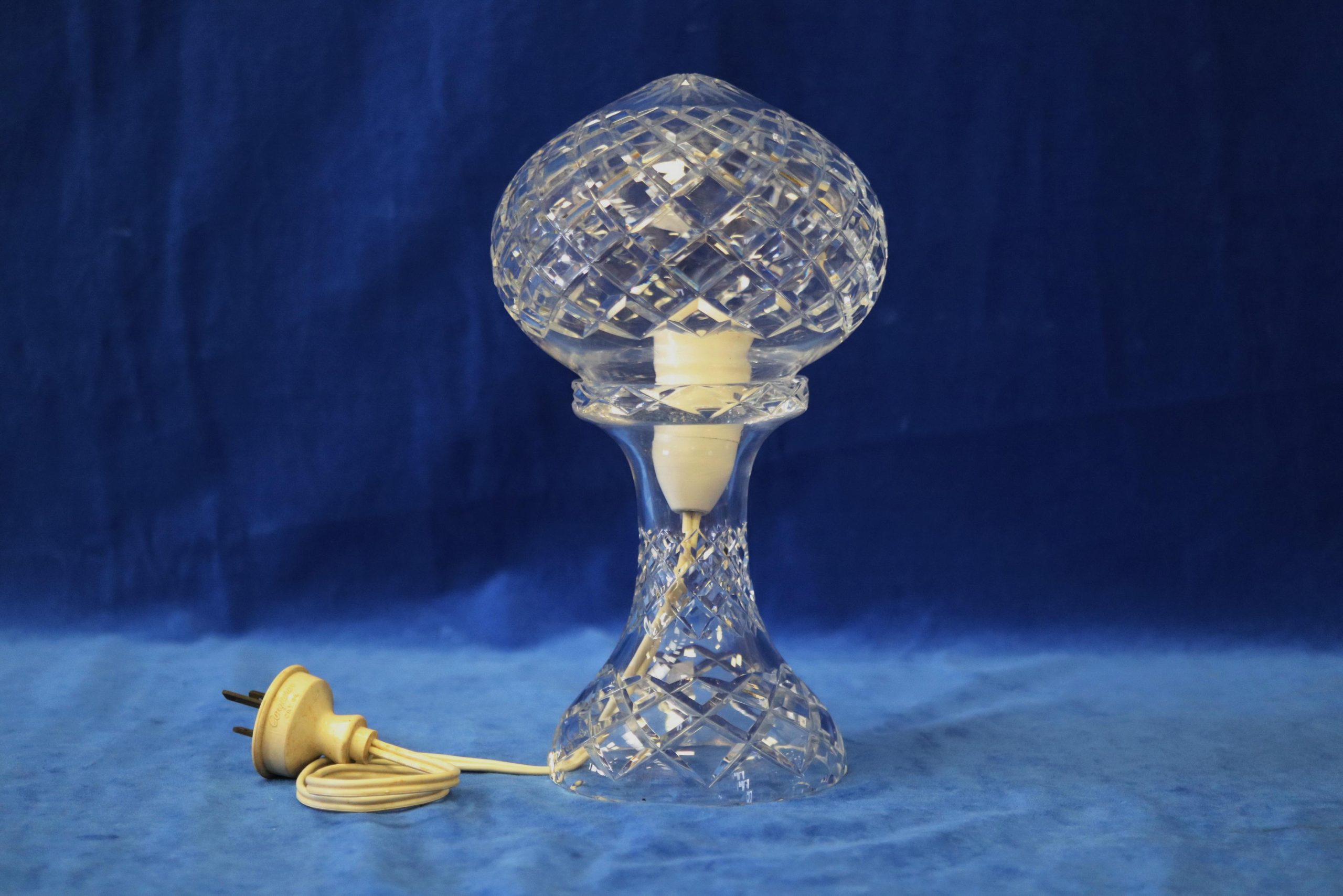 European Retro Crystal Table Lamp: A Timeless Touch of Elegance