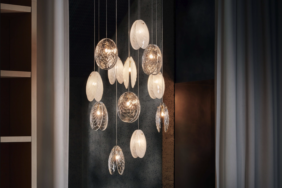 Elegant Illumination: Transparent Glass Mussel Chandelier